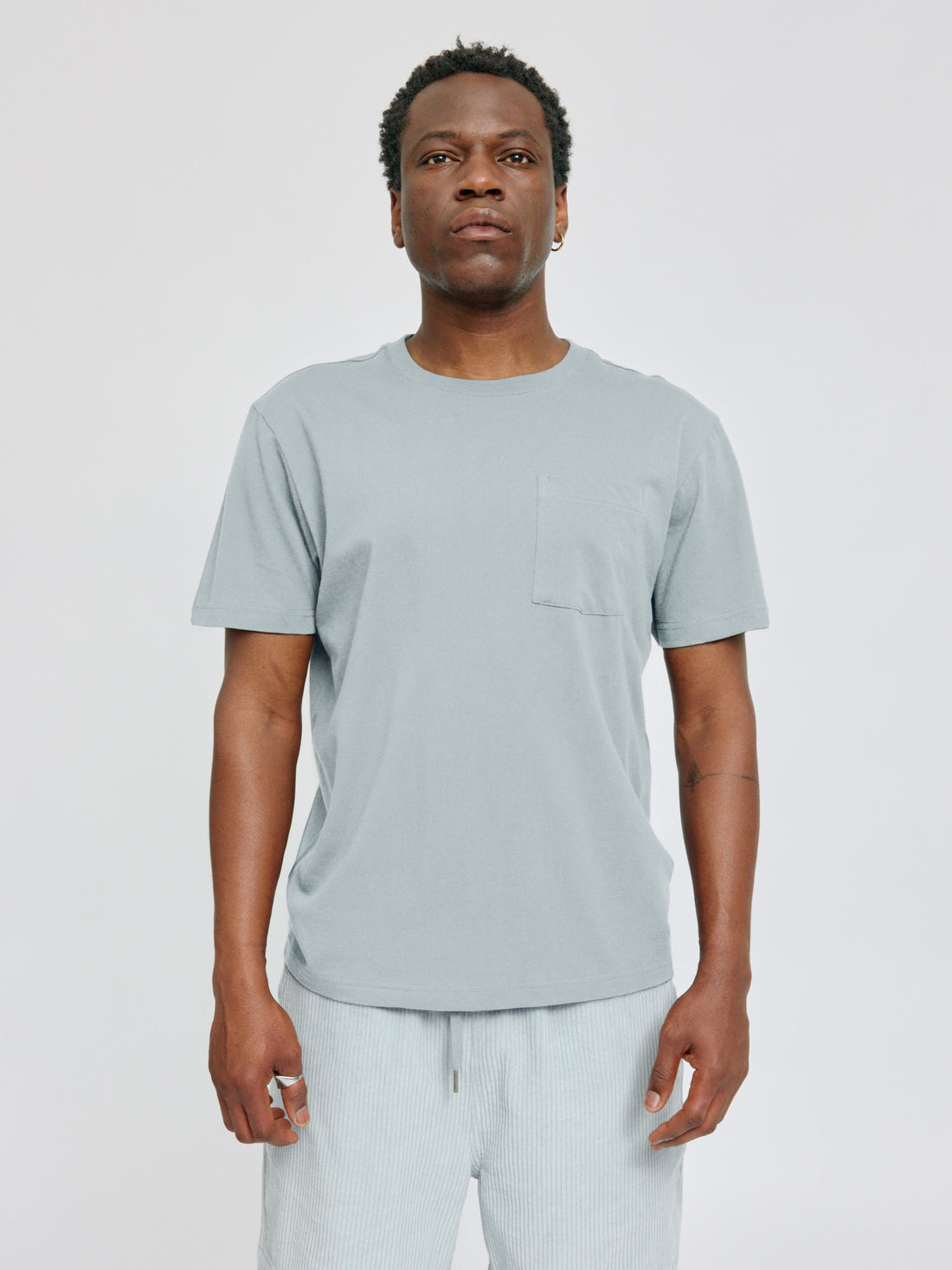 T-Shirt aus Bio-Baumwolle (GOTS) mit Brusttasche