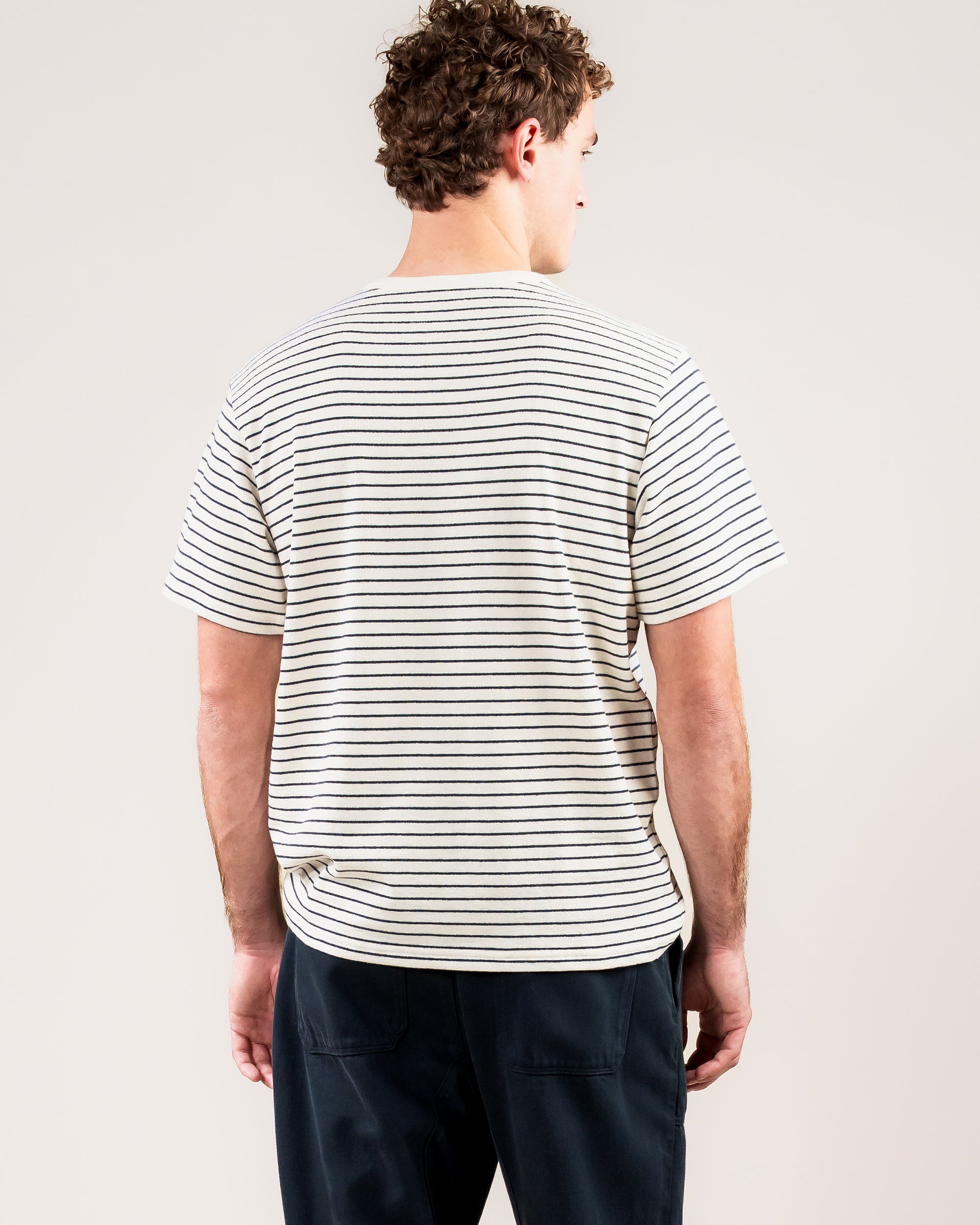 Liam Striped Tee – Gestreiftes T-Shirt aus Bio-Baumwolle