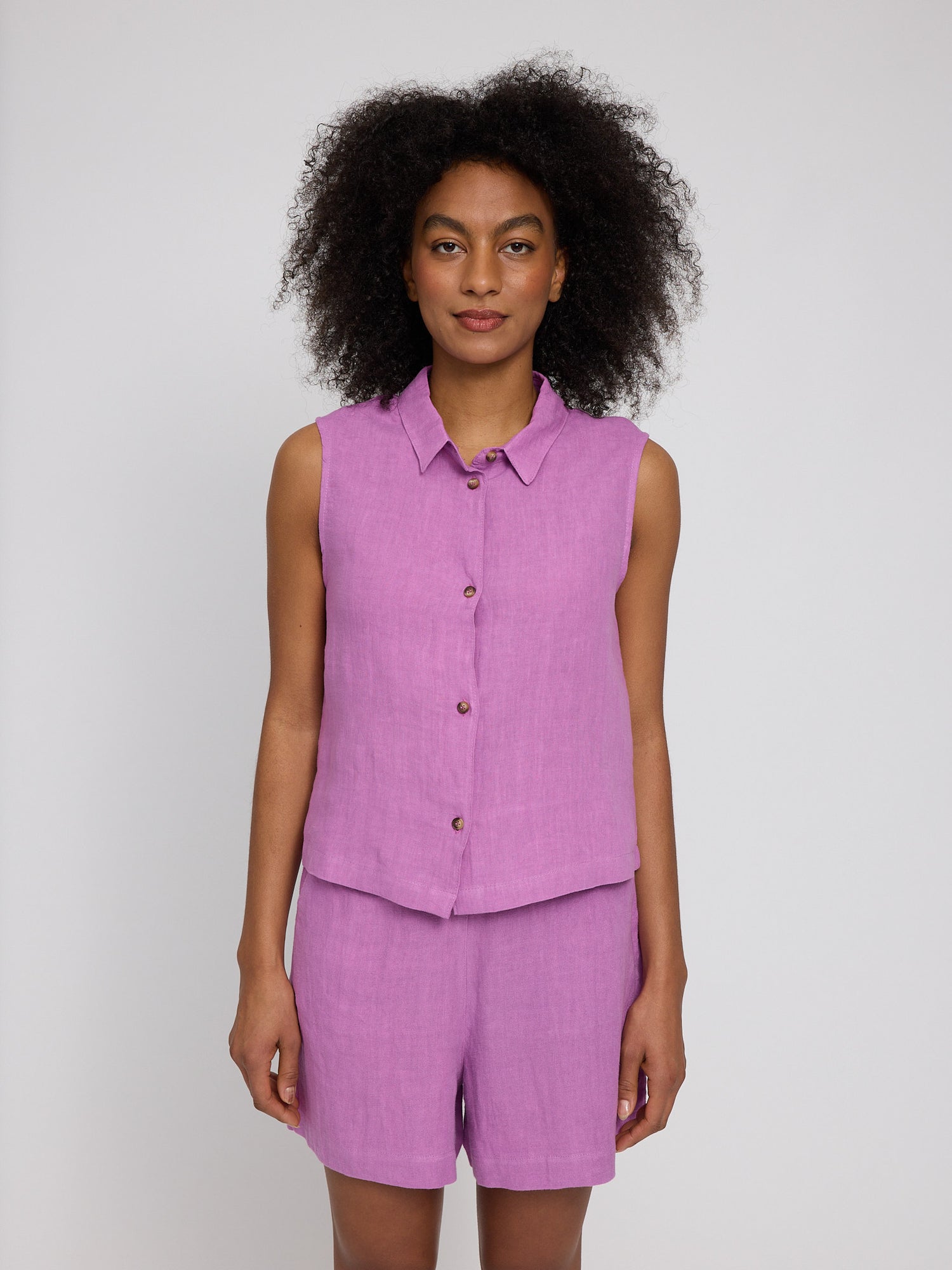 Sleeveless Linen Shirt – Leichtes Leinenhemd für Sommer