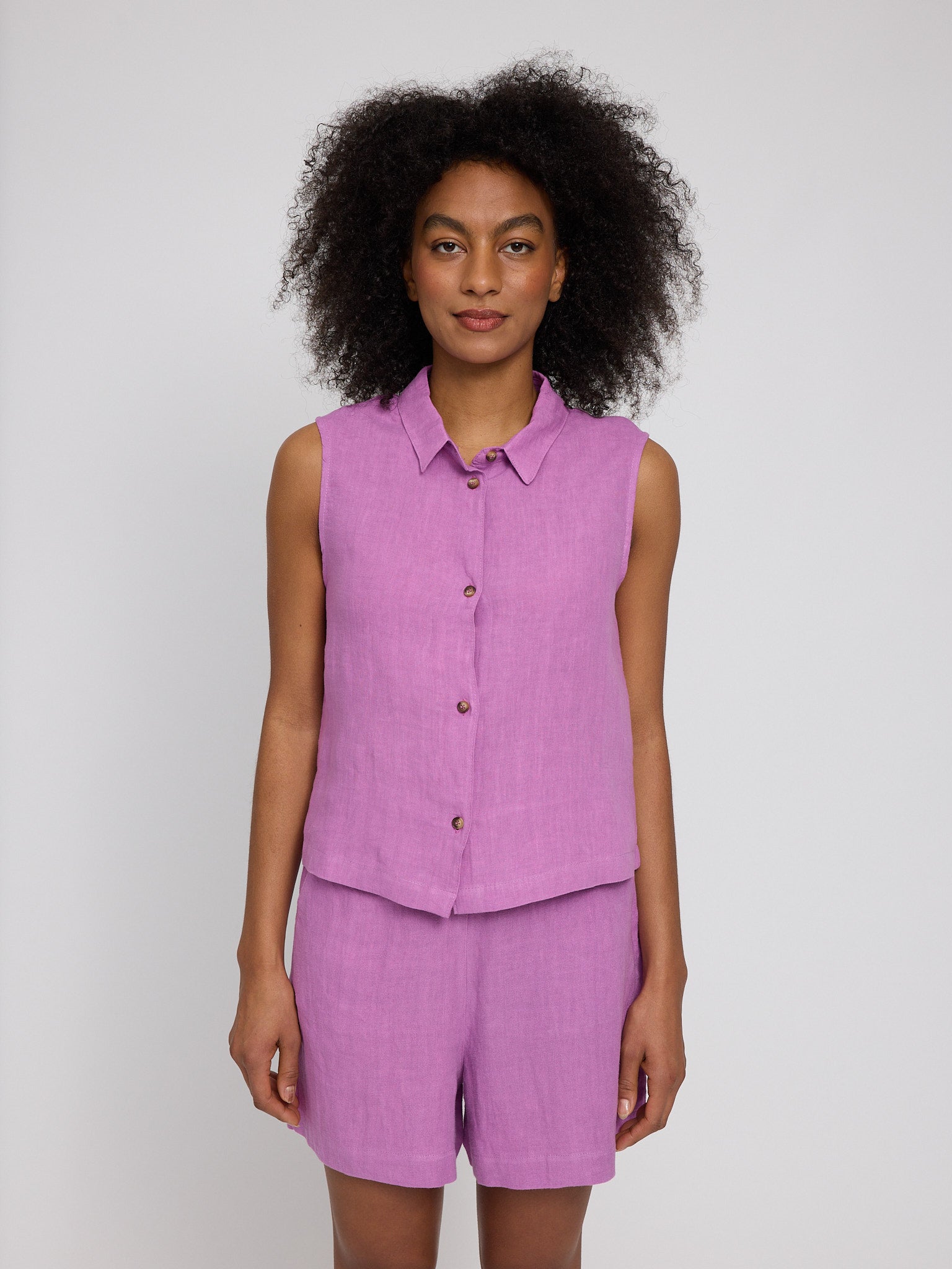 Sleeveless Linen Shirt – Leichtes Leinenhemd für Sommer