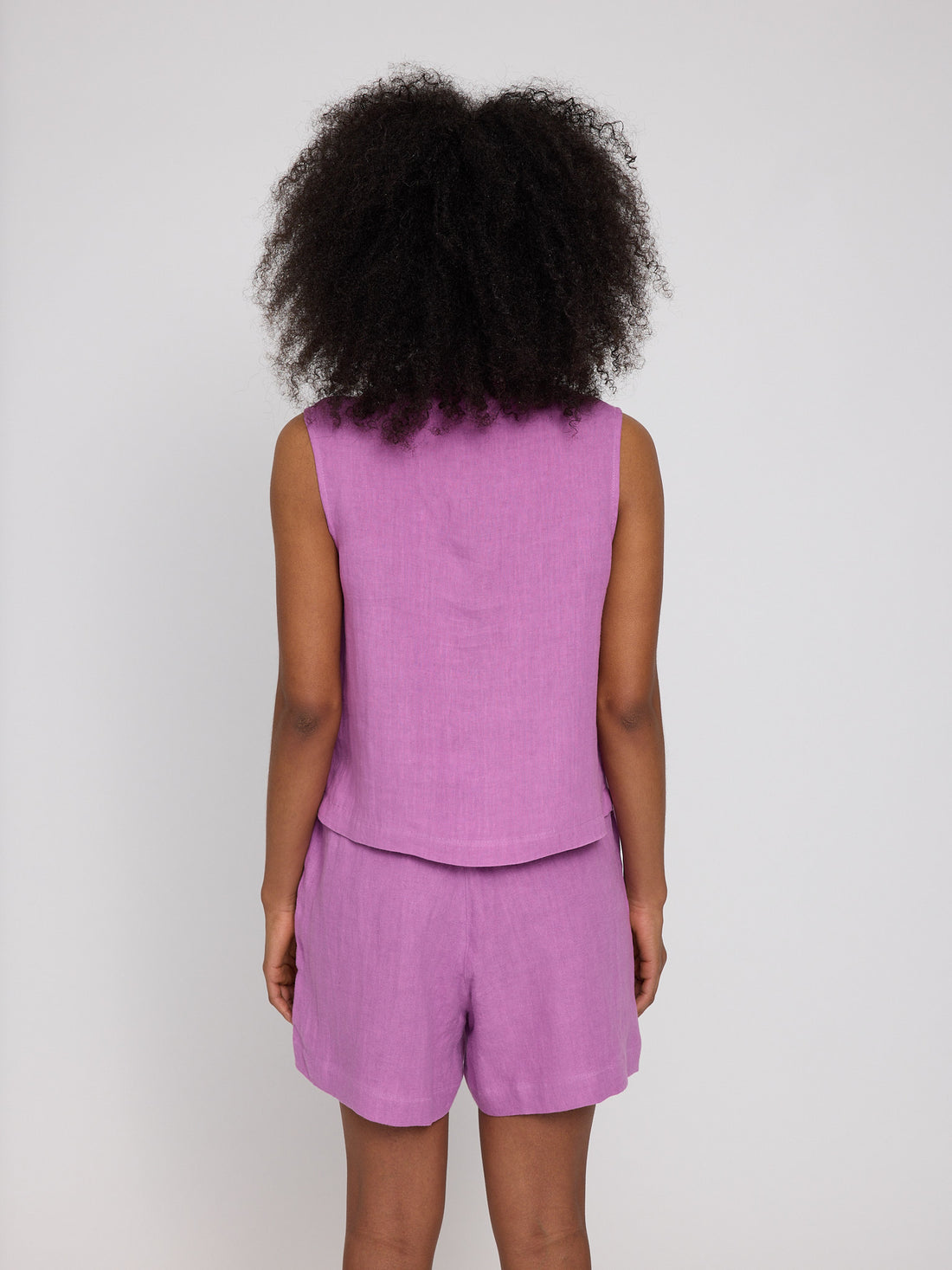 Sleeveless Linen Shirt – Leichtes Leinenhemd für Sommer