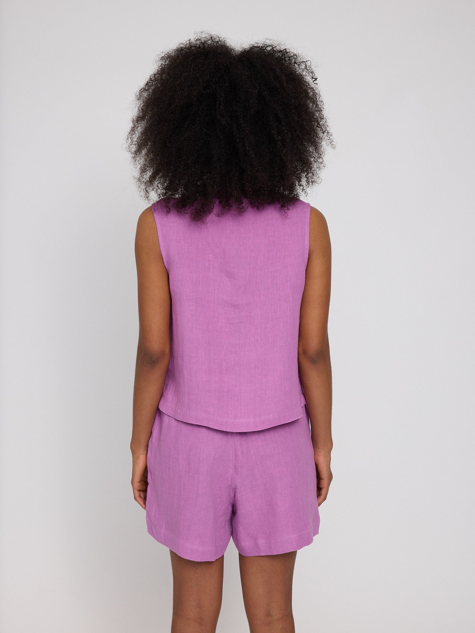 Sleeveless Linen Shirt – Leichtes Leinenhemd für Sommer