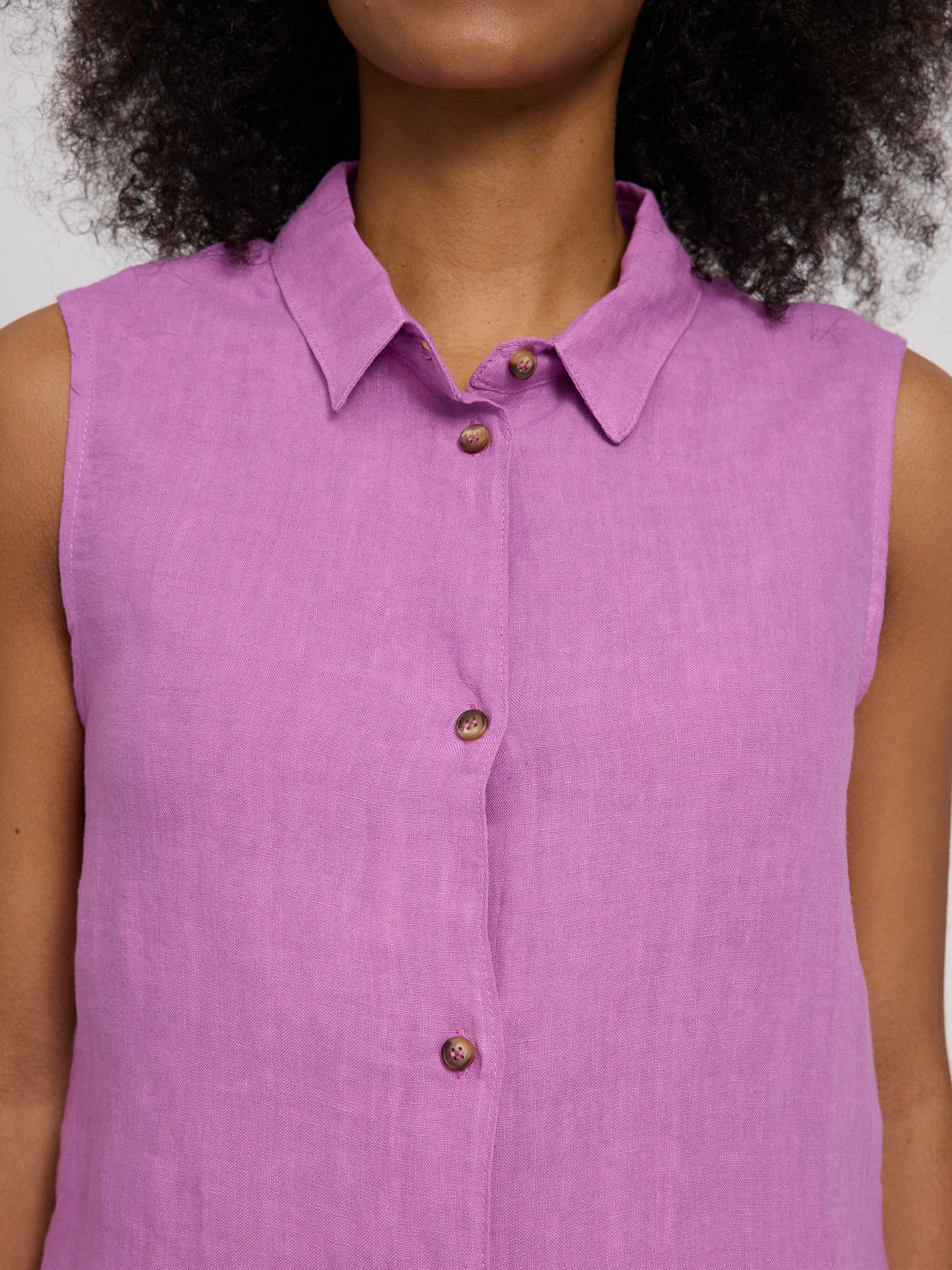 Sleeveless Linen Shirt – Leichtes Leinenhemd für Sommer