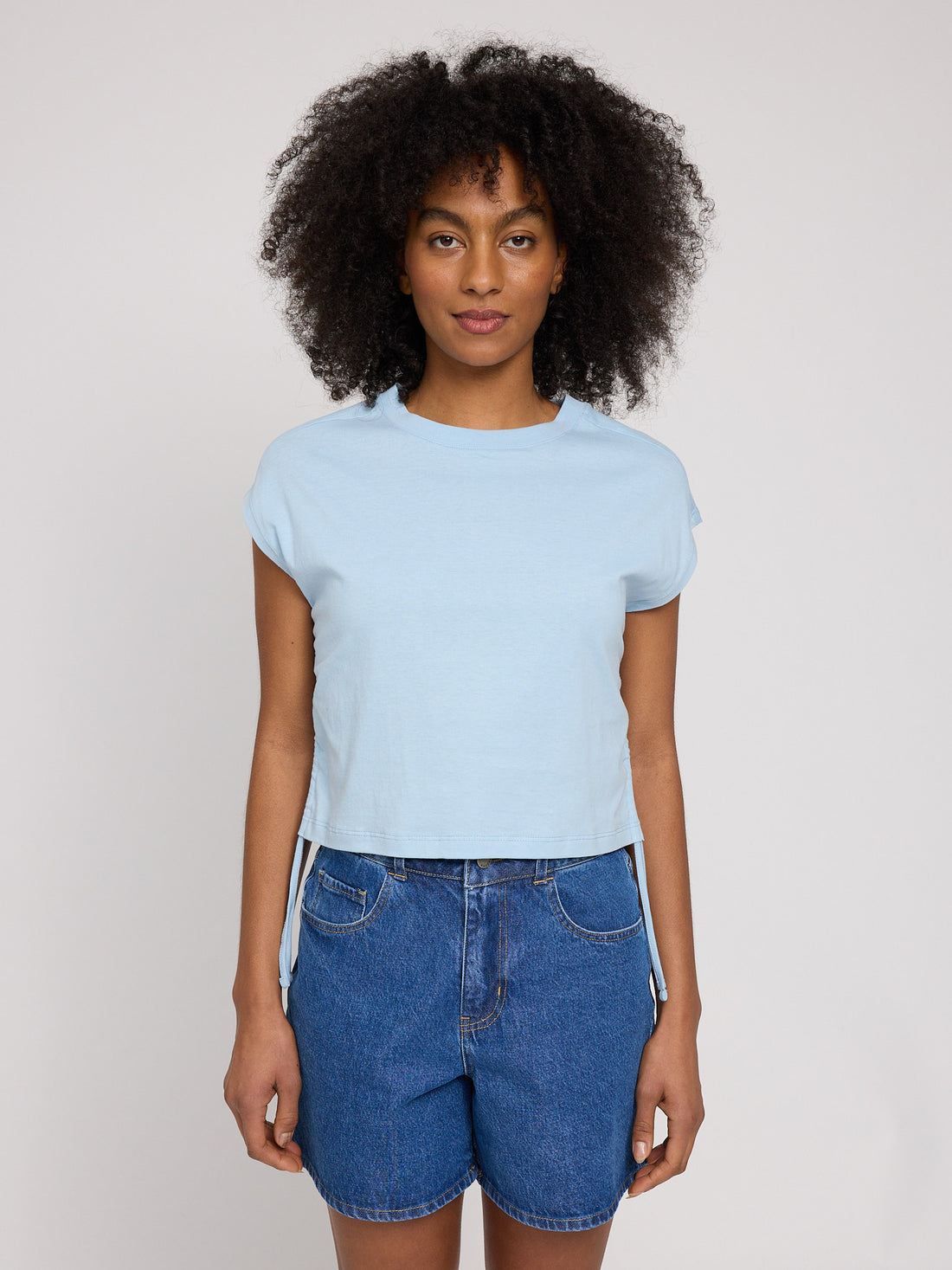 Tie Detail T-Shirt aus Bio-Baumwolle (GOTS)