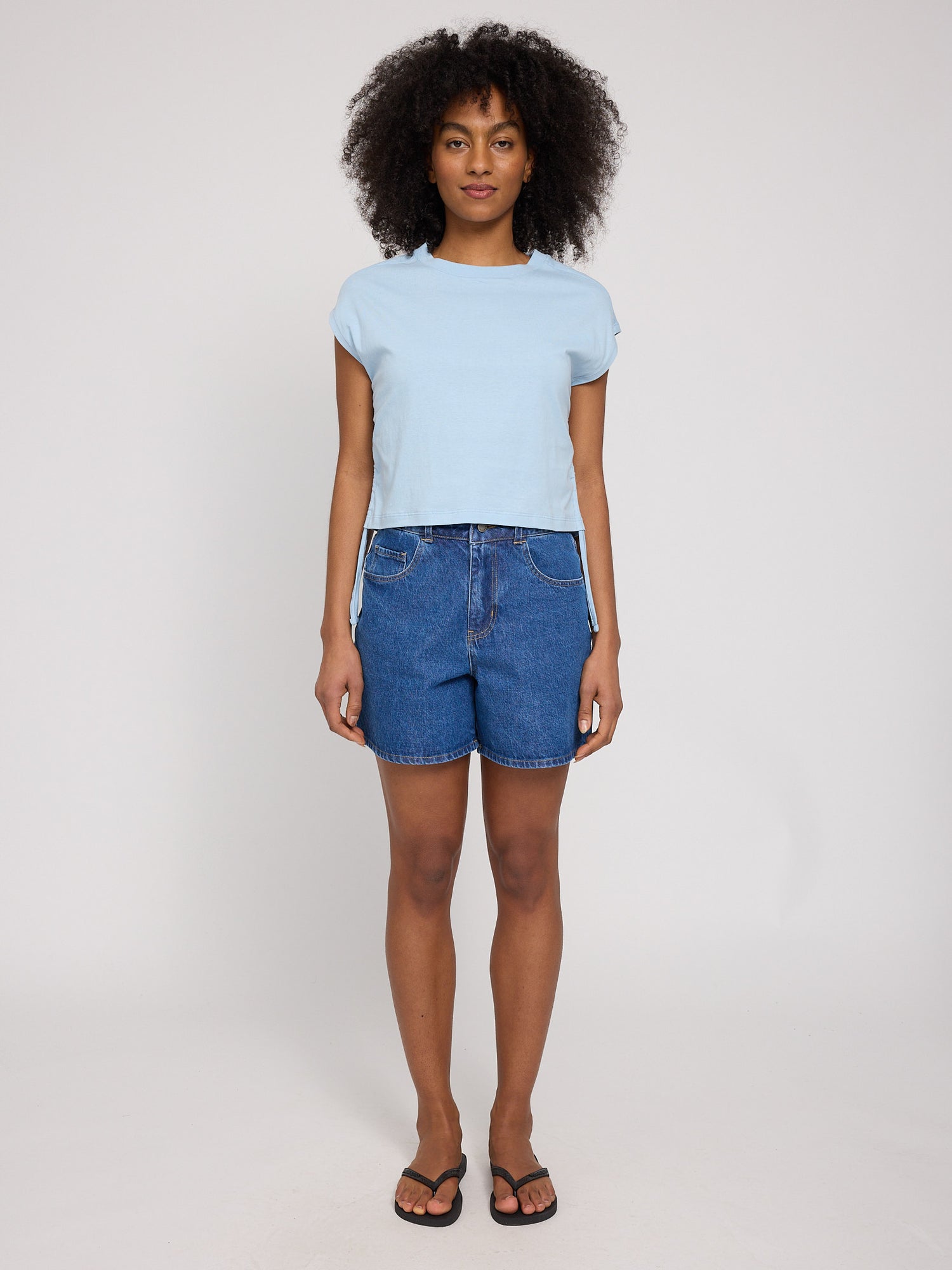 Tie Detail T-Shirt aus Bio-Baumwolle (GOTS)