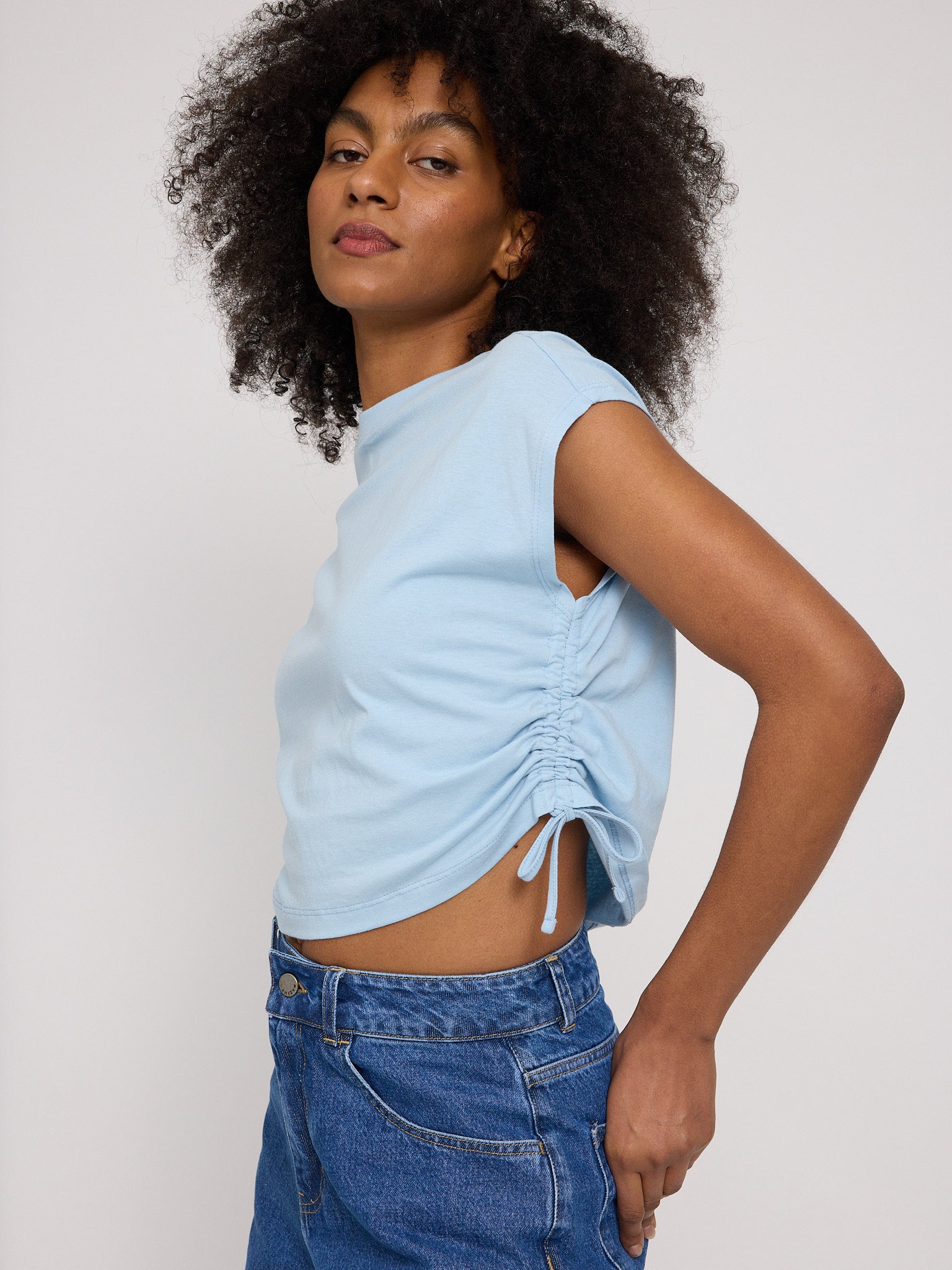 Tie Detail T-Shirt aus Bio-Baumwolle (GOTS)