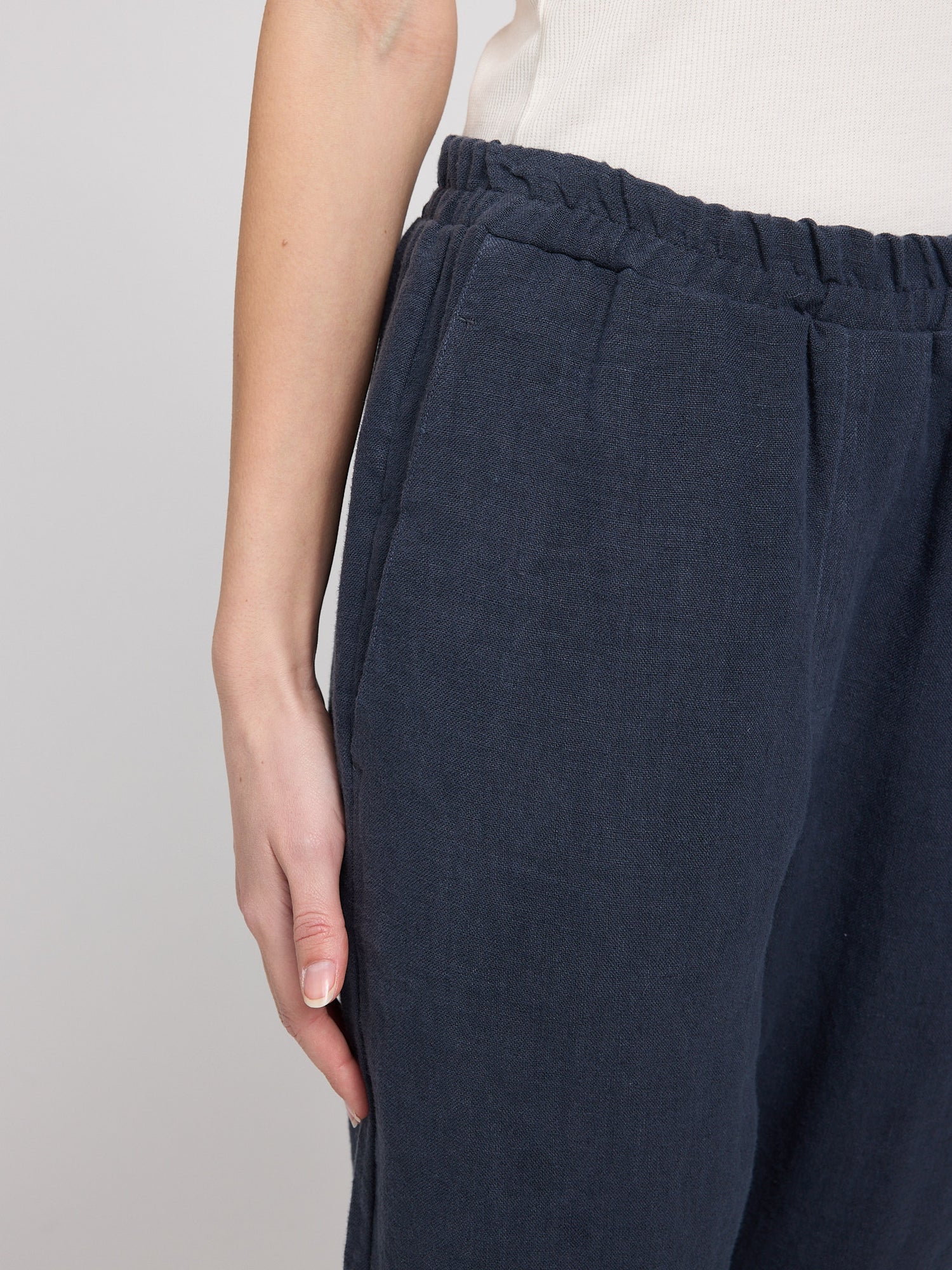 Straight Leg Linen Pants – Luftige Leinenhose für warme Tage