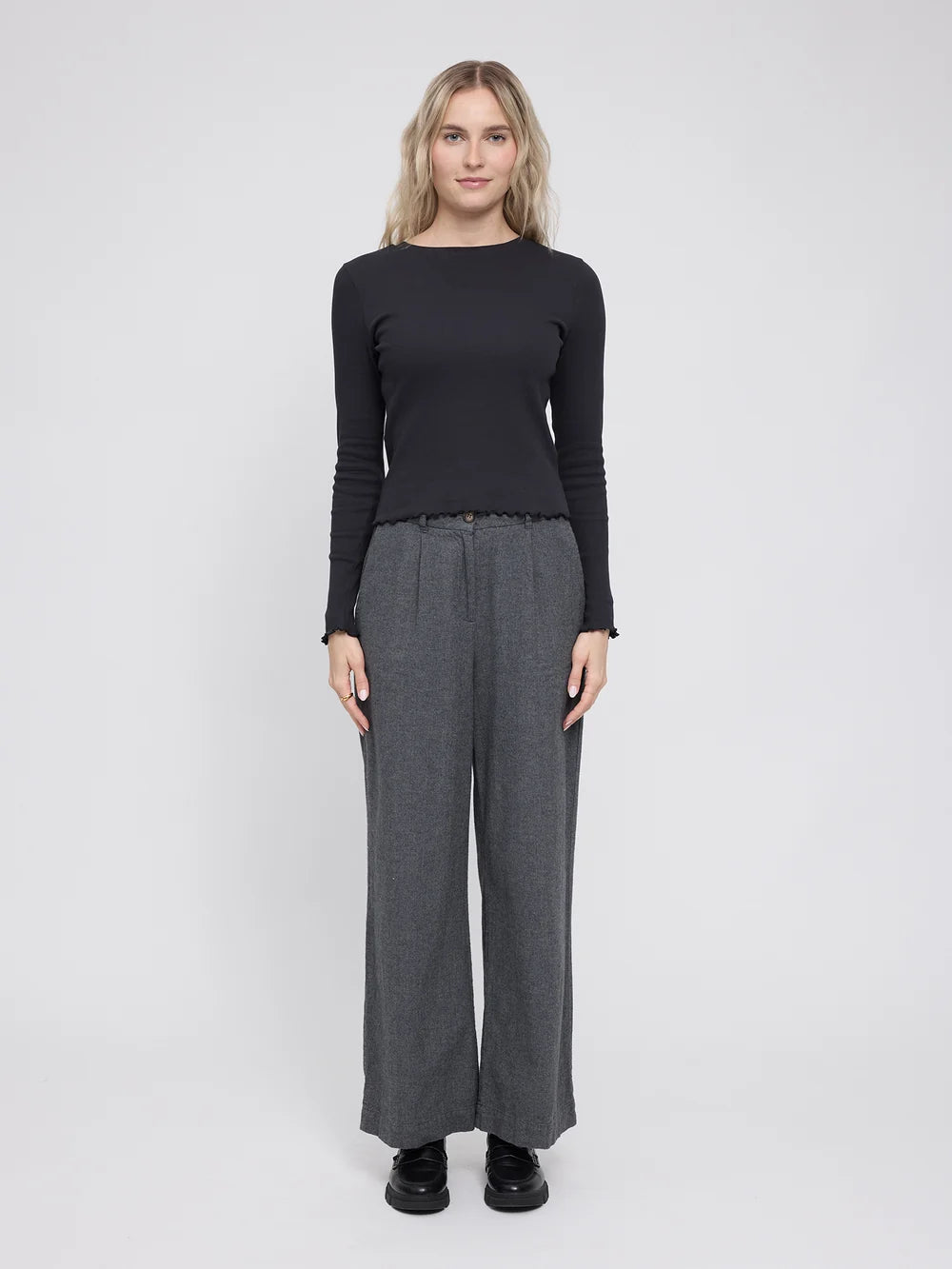 Mazine Babylock Hems Longsleeve – black