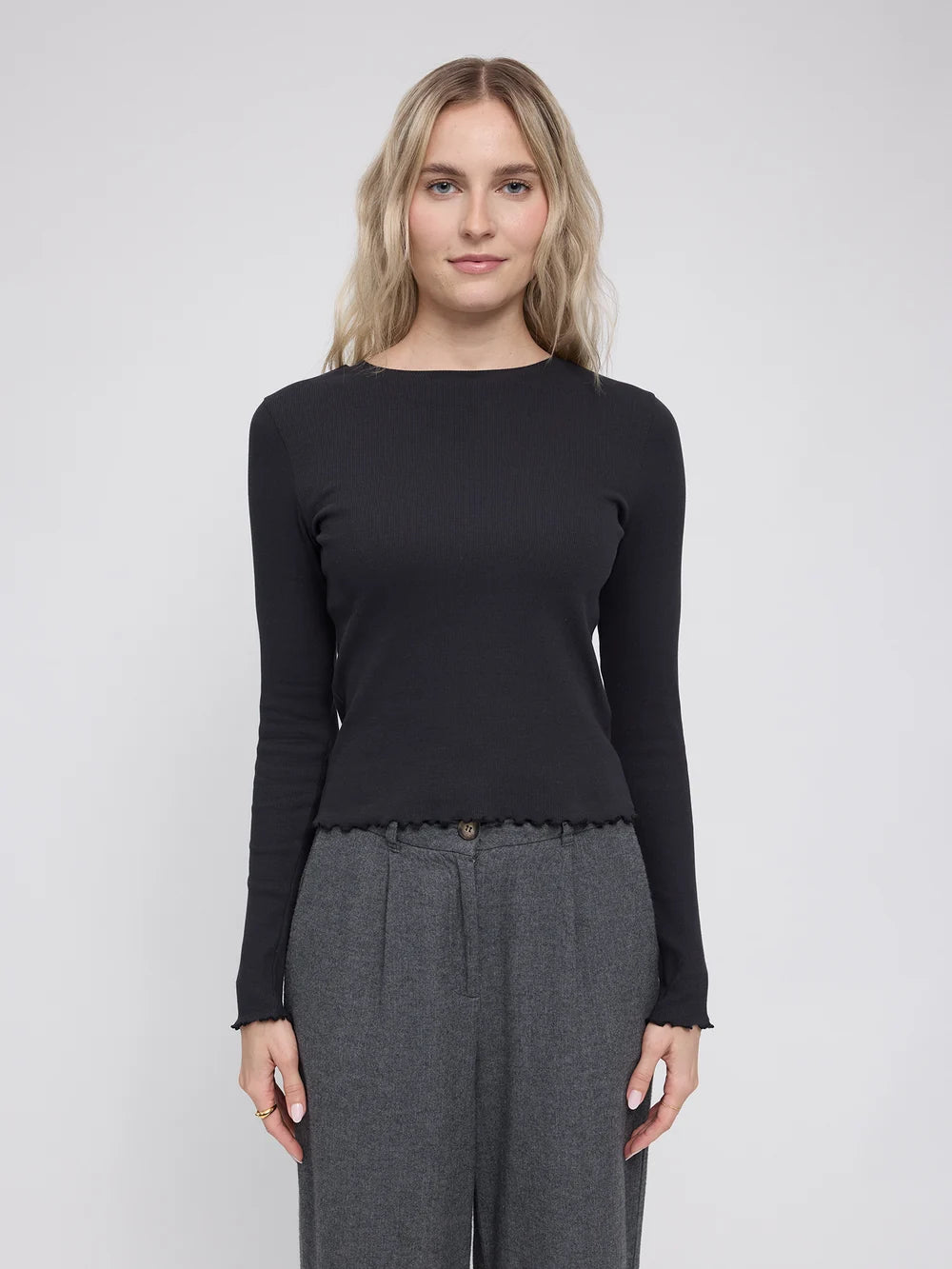 Mazine Babylock Hems Longsleeve – black