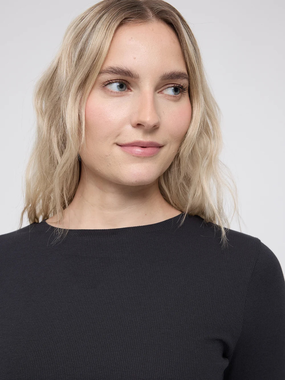Mazine Babylock Hems Longsleeve – black