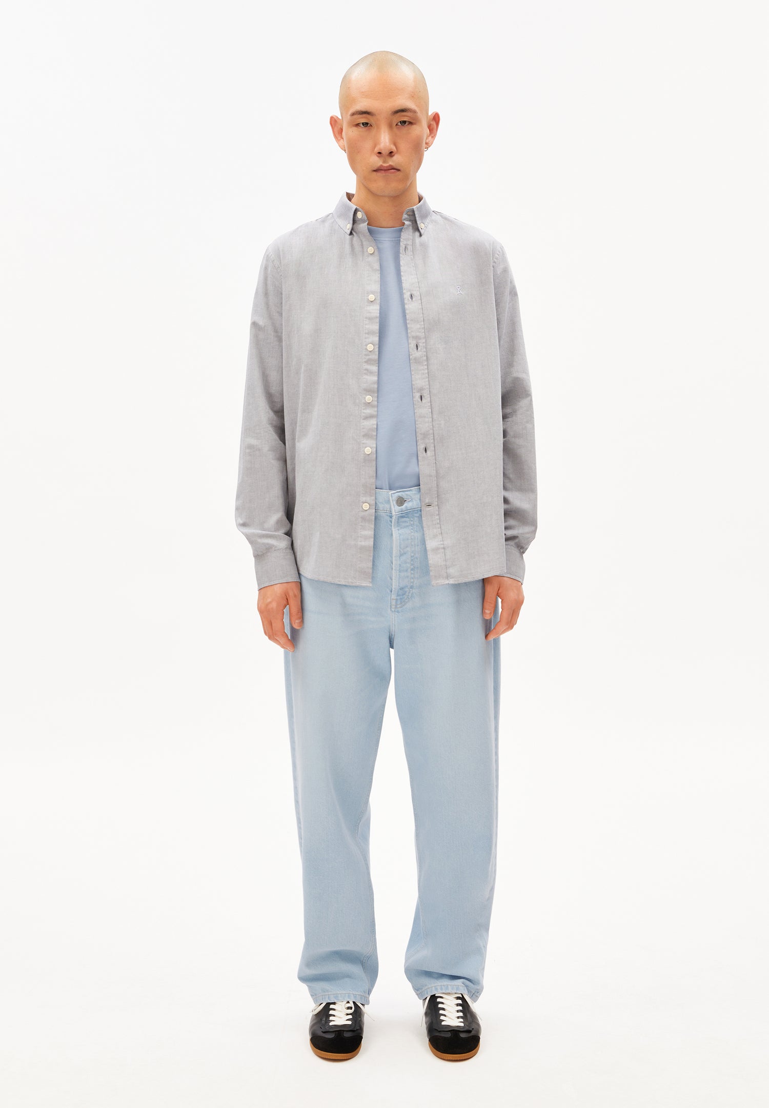 Herrenhemd aus Bio-Baumwolle – Hellgrau