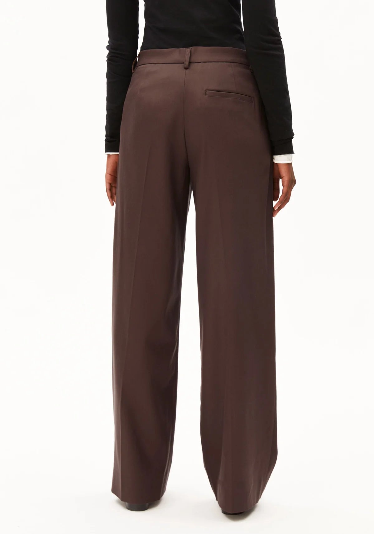 LEANDRAA PANT