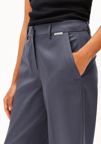 LEANDRAA PANT
