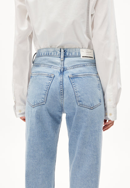 AAIKALA HIGH STRAIGHT JEAN