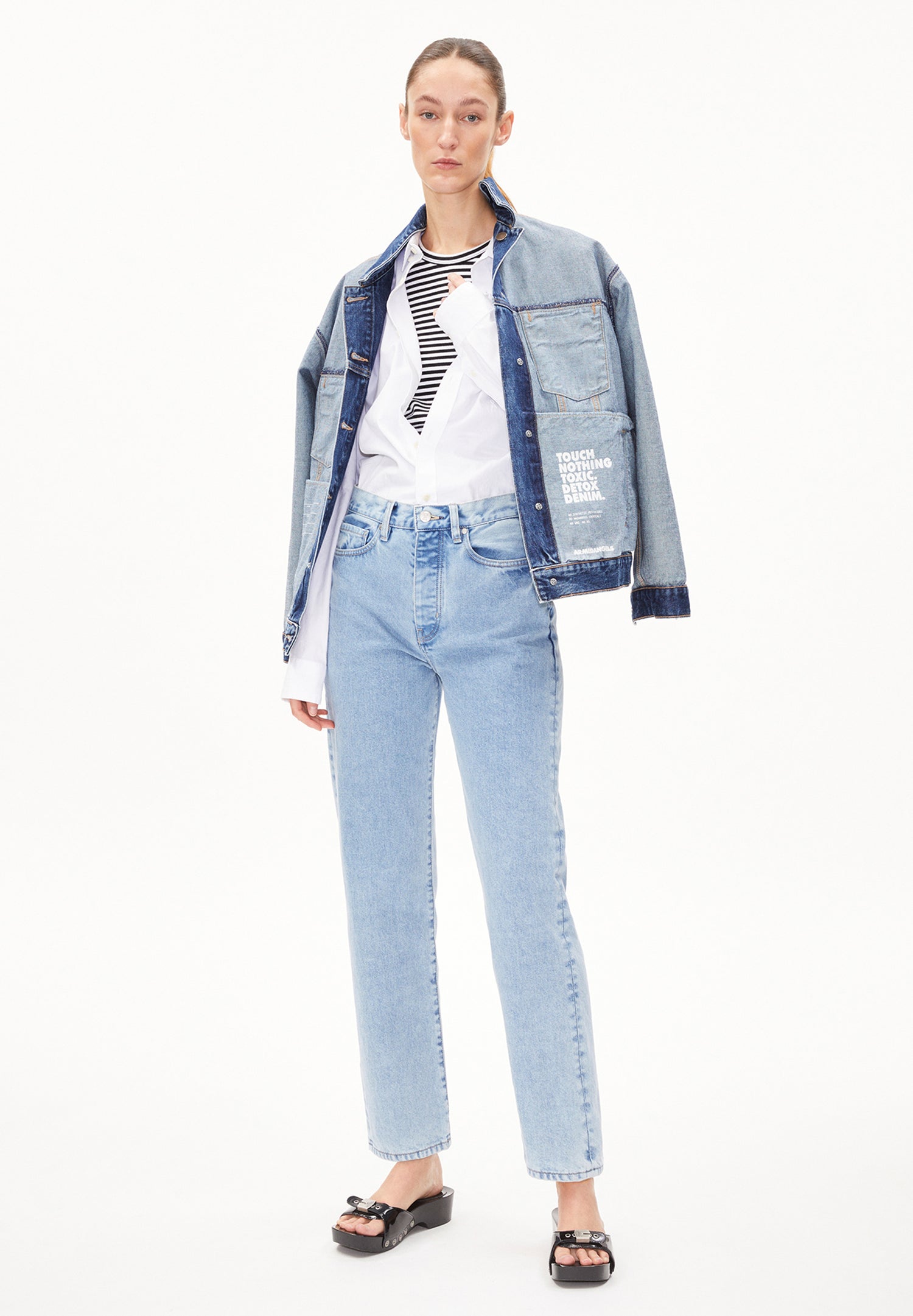 AAIKALA HIGH STRAIGHT JEAN