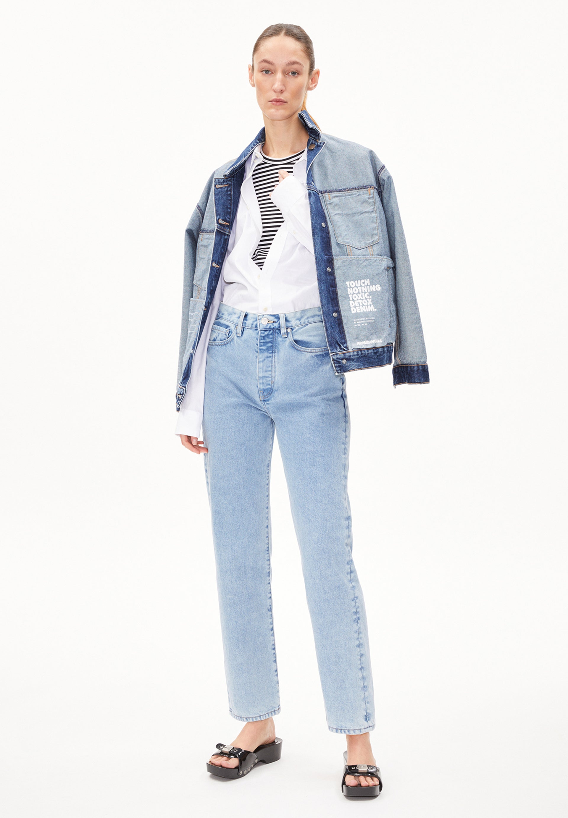 AAIKALA HIGH STRAIGHT JEAN