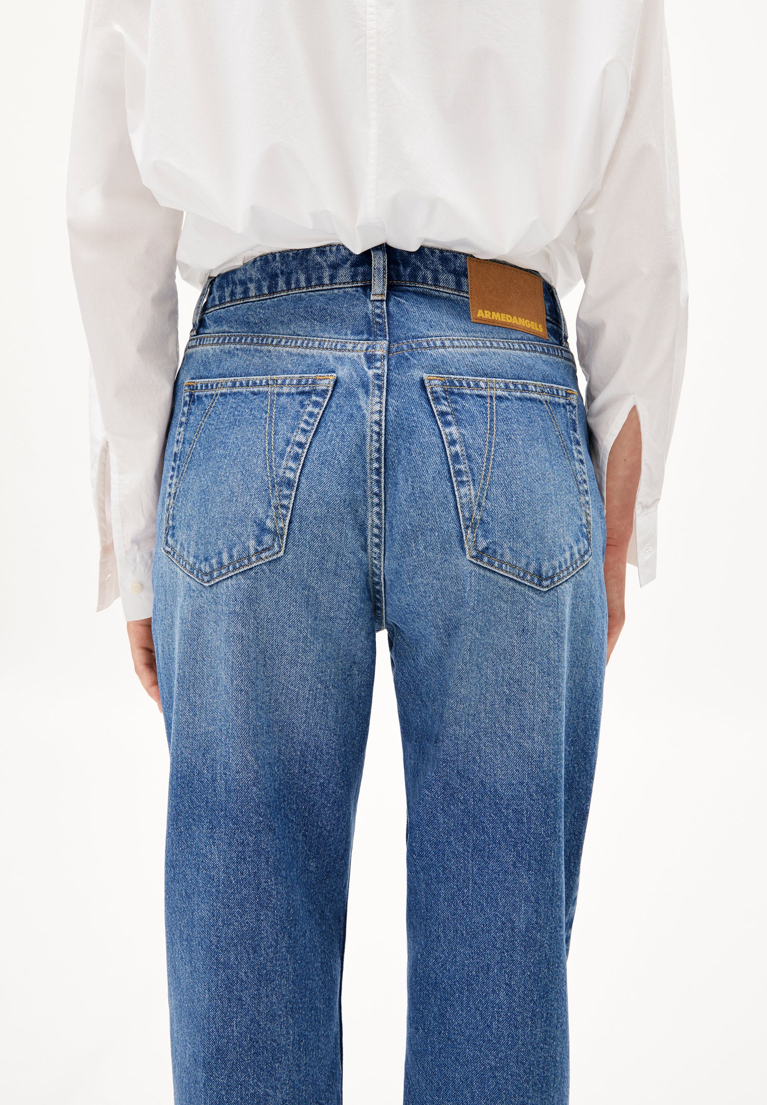 AAIKALA STRAIGHT JEAN