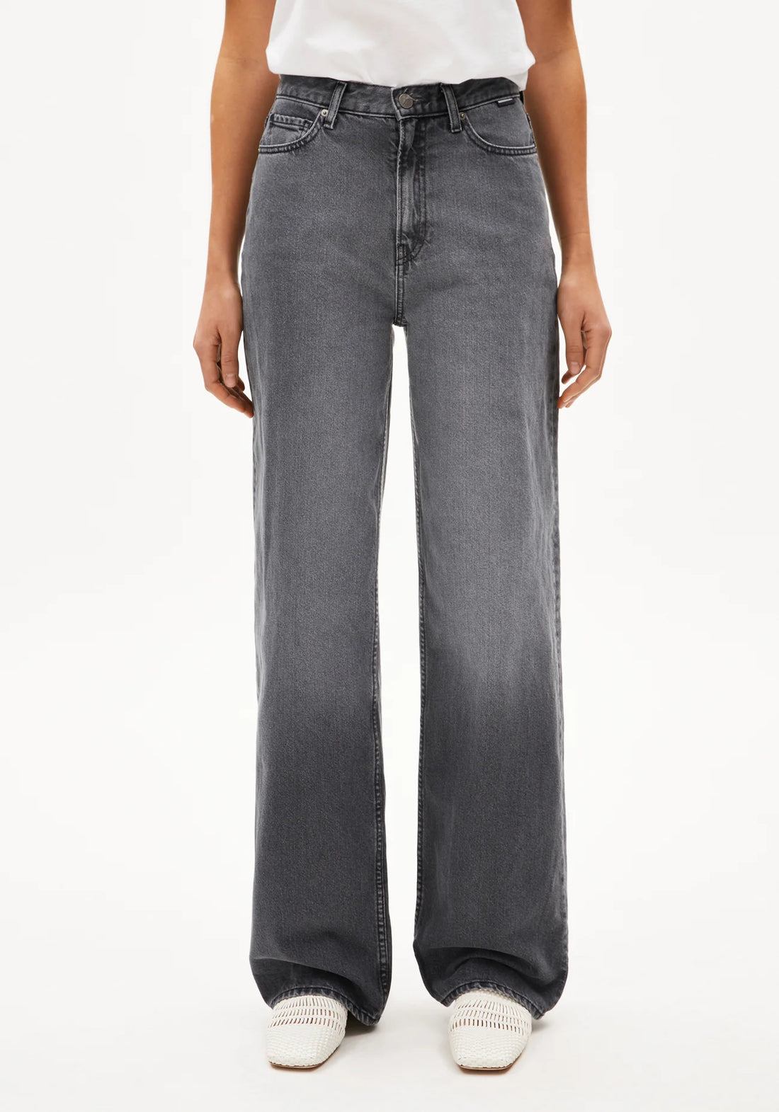 ENIJAA WIDE JEANS aus recycelter Baumwolle