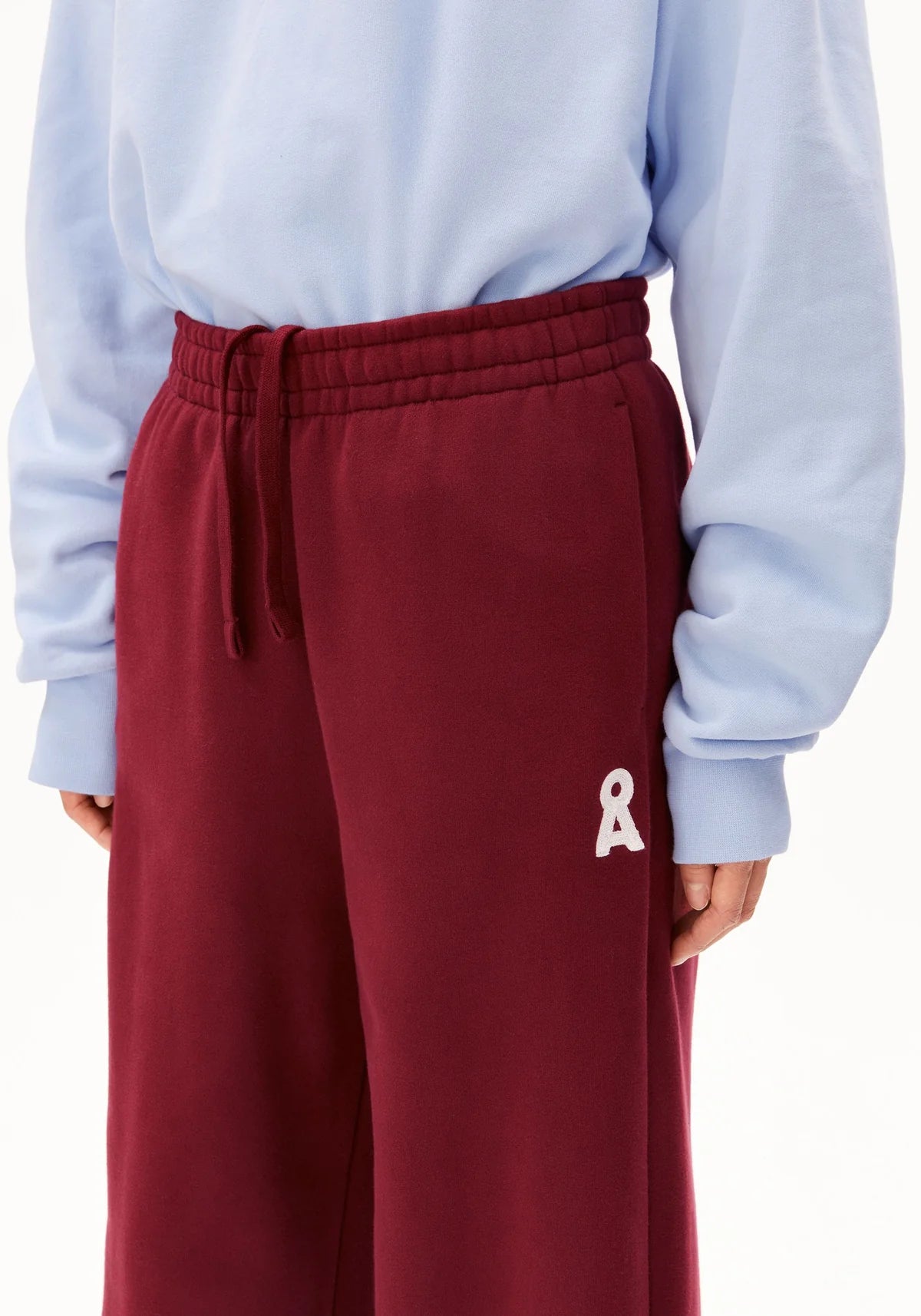ICONIC ≈ IVAARA SWEATPANT