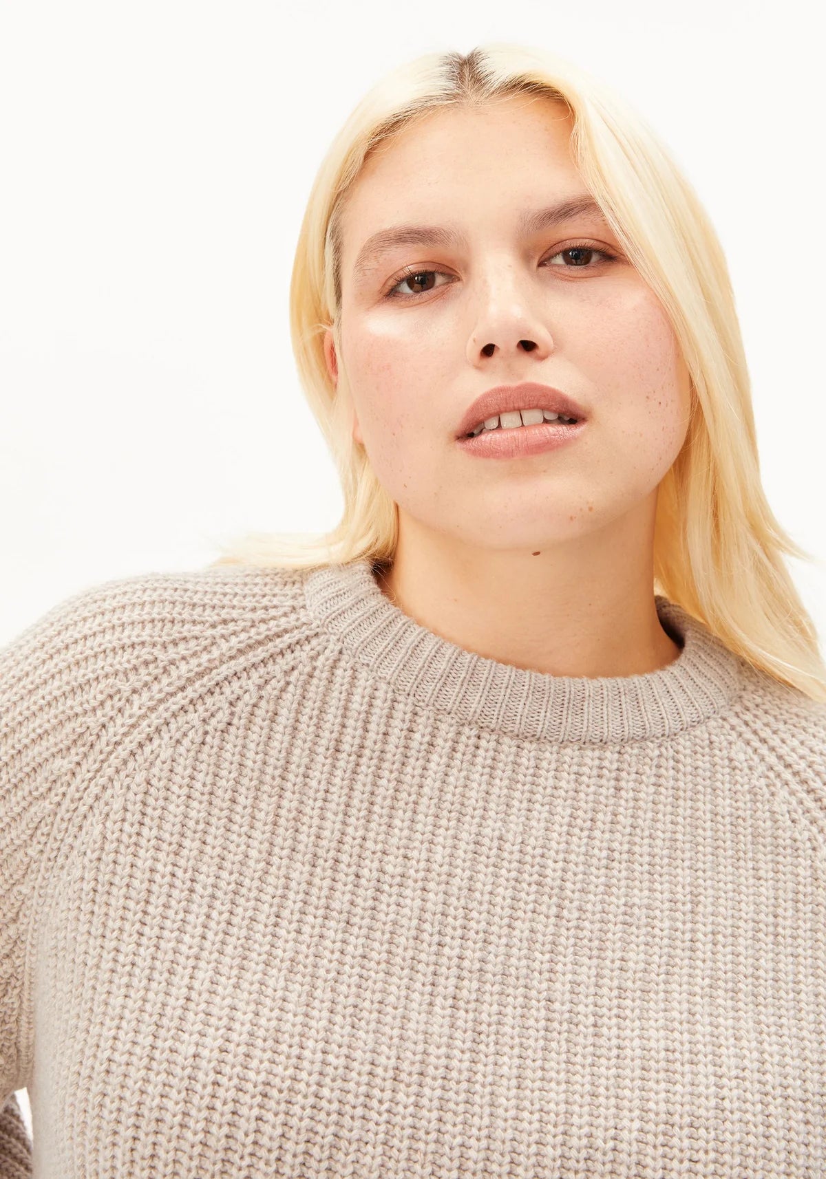 RIB KNIT SWEATER