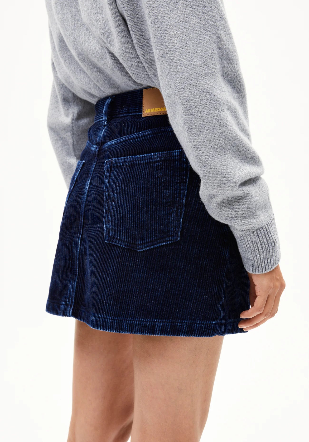 AACUMERI INDIGO Cordrock aus Bio-Baumwolle