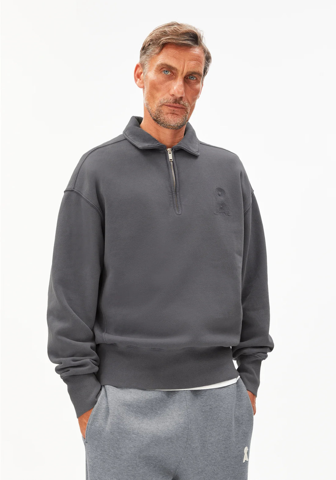 ICONIC Å GMT DYE ZIP TROYER Sweatshirts aus Bio-Baumwolle