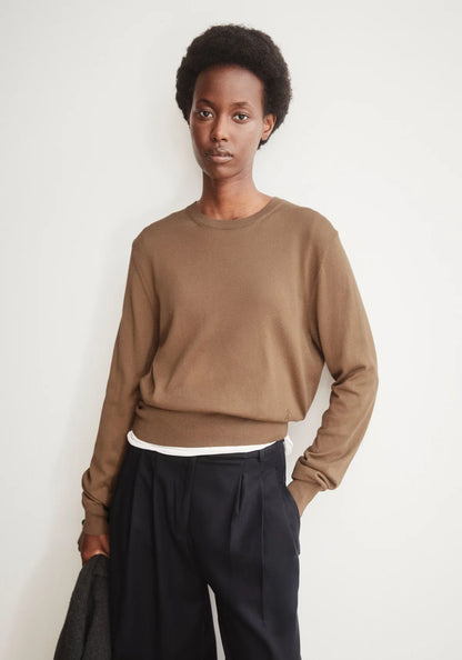 FINE KNIT SWEATER