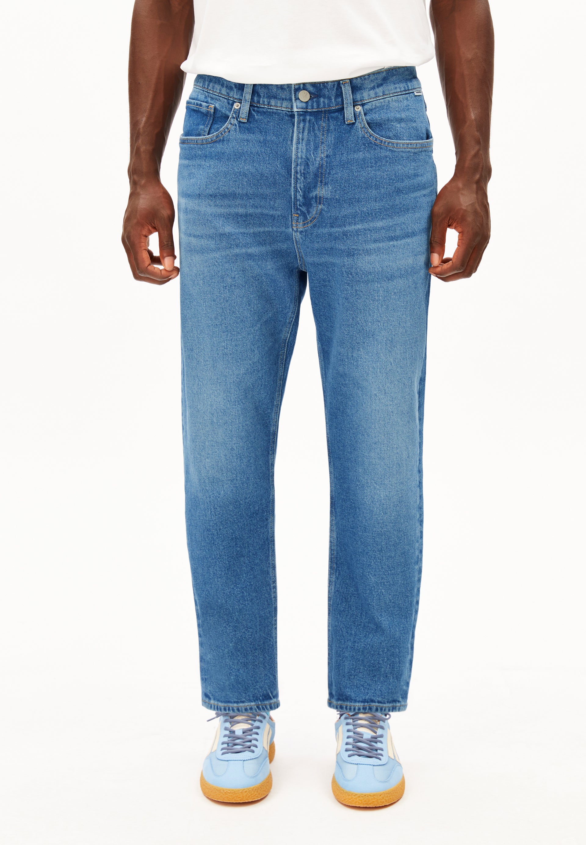 MAAKX RELAXED TAPERED JEANS  aus Bio-Baumwoll-Mix Comfort Stretch