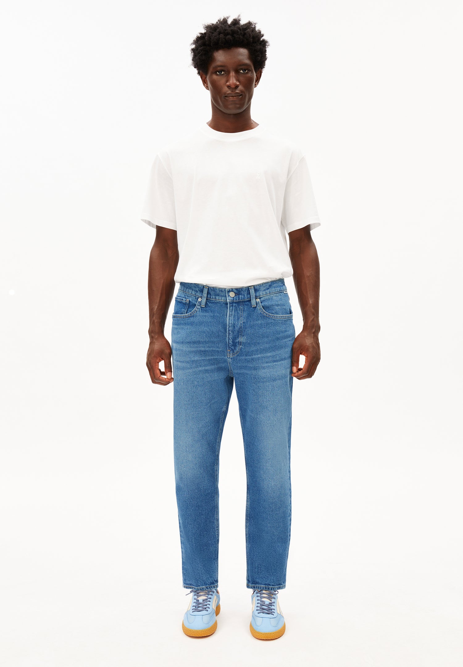 MAAKX RELAXED TAPERED JEANS  aus Bio-Baumwoll-Mix Comfort Stretch