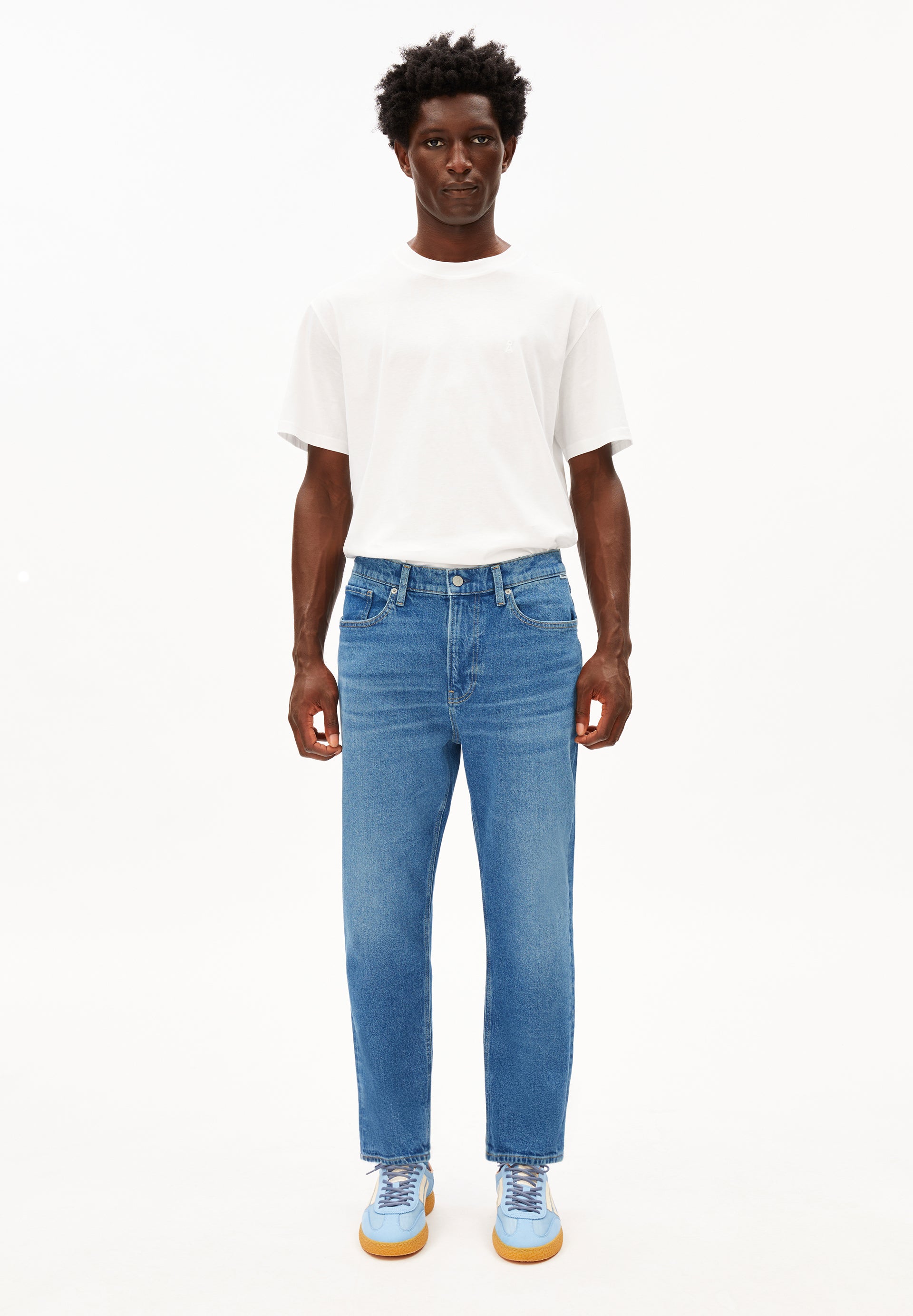 MAAKX RELAXED TAPERED JEANS  aus Bio-Baumwoll-Mix Comfort Stretch