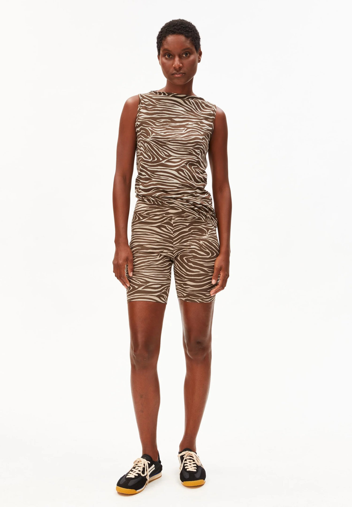 NEDAA ZEBRA MUSTER SHORTS Bio-Baumwoll Mix