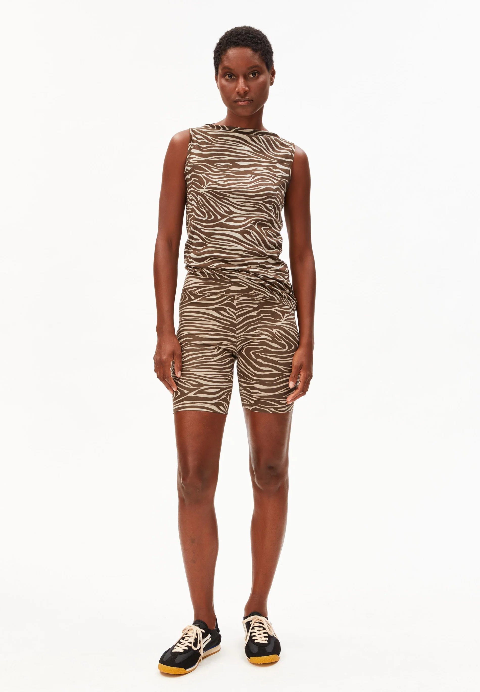 NEDAA ZEBRA MUSTER SHORTS Bio-Baumwoll Mix