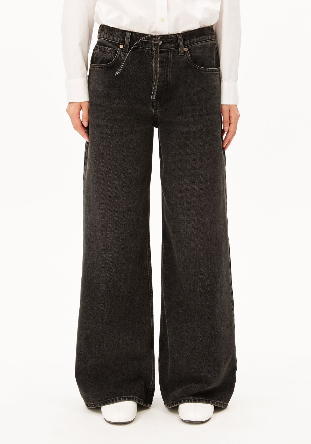 ASTRAEAAS MID WAIST WIDE JEAN