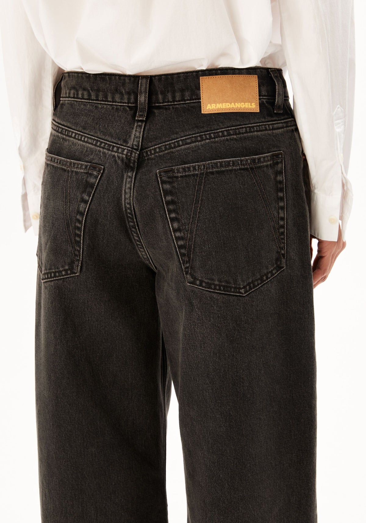 ASTRAEAAS MID WAIST WIDE JEAN