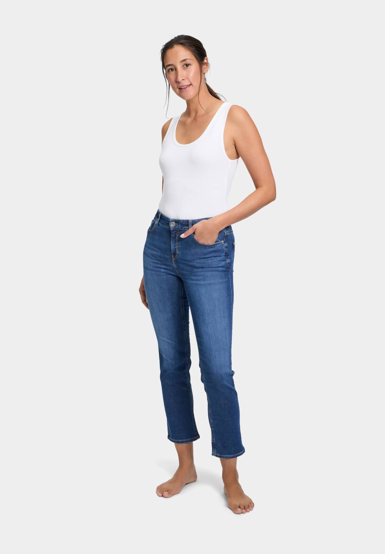 05:00 Straight Fit Jeans – Mid Waist Cropped