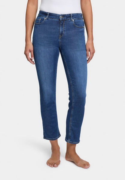 05:00 Straight Fit Jeans – Mid Waist Cropped