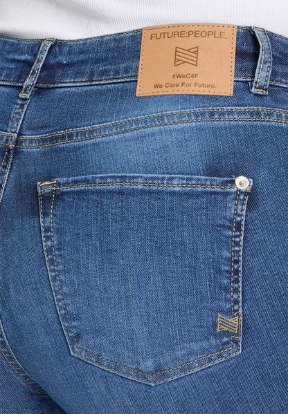 05:00 Straight Fit Jeans – Mid Waist Cropped