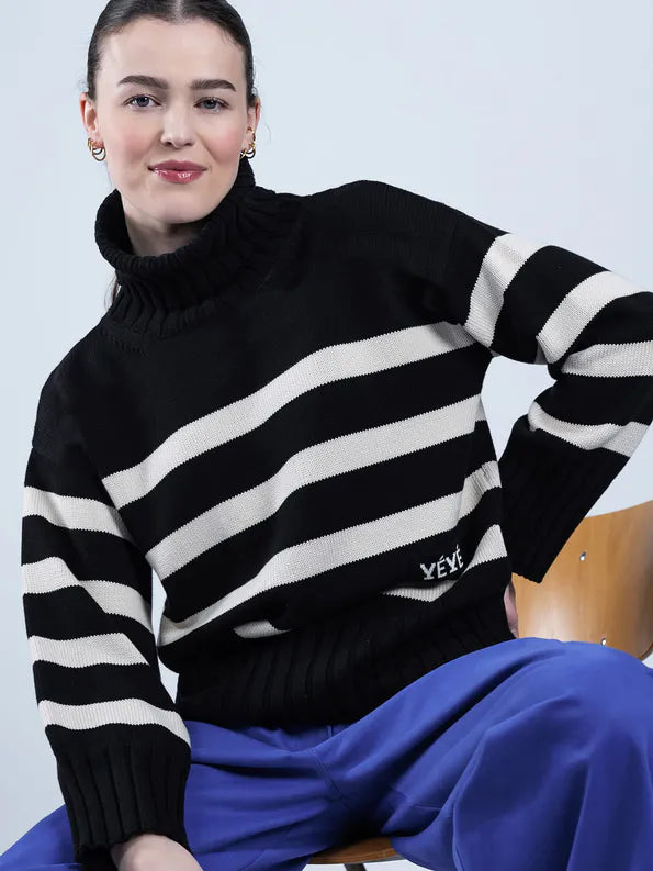 Gestreifter Strickpullover mit Rolkragen aus Bio-Baumwolle