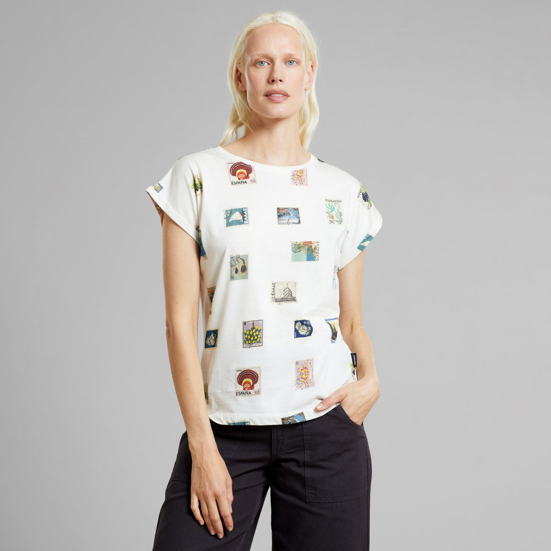 T-Shirt Visby Stamps Off White – T-Shirt mit Briefmarken-Druck