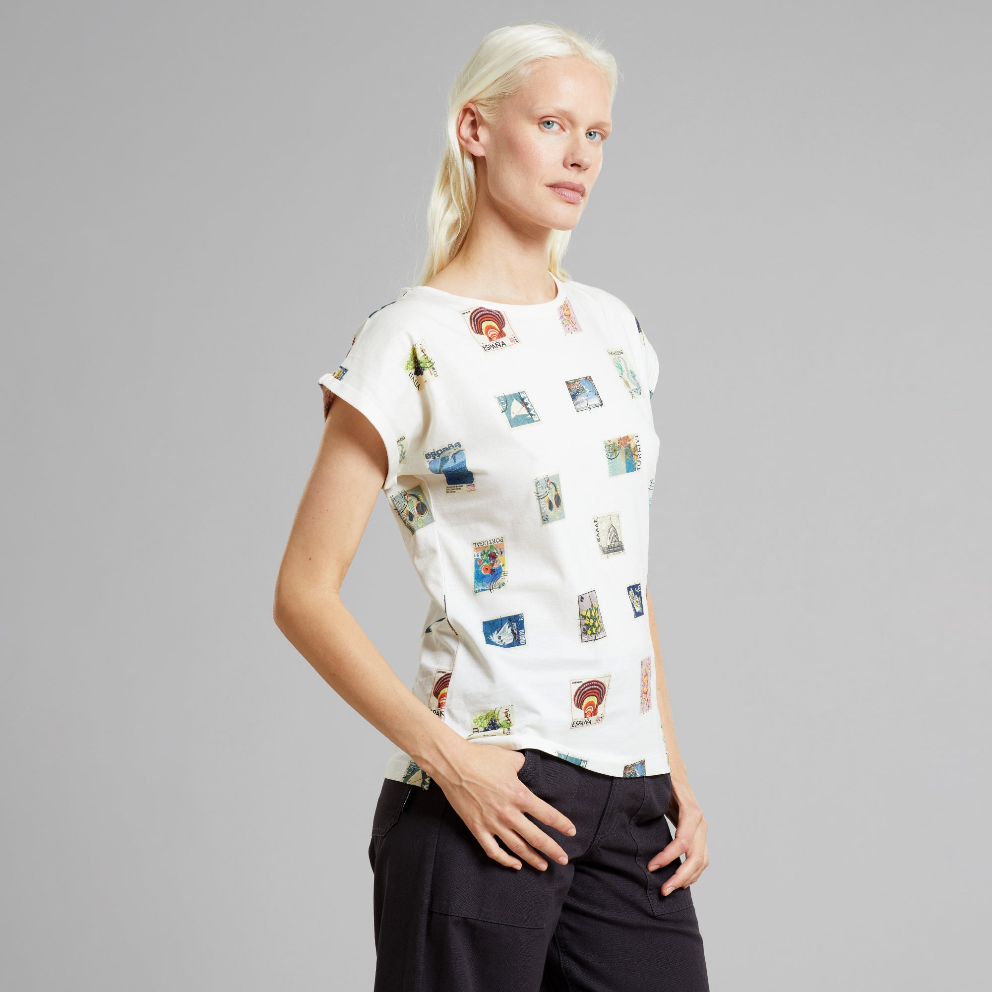 T-Shirt Visby Stamps Off White – T-Shirt mit Briefmarken-Druck