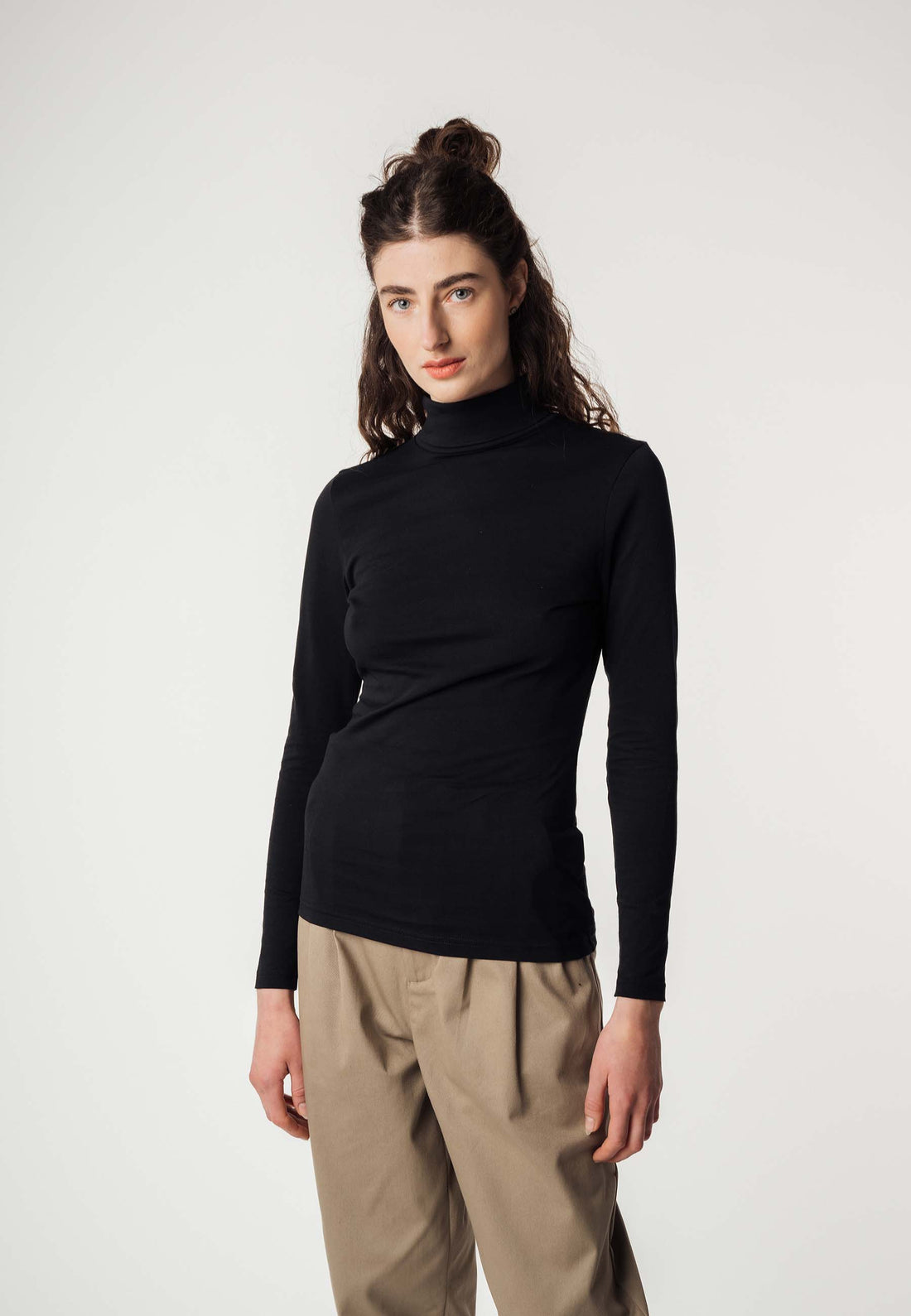 Turtleneck Shirt ANCHAL in Schwarz