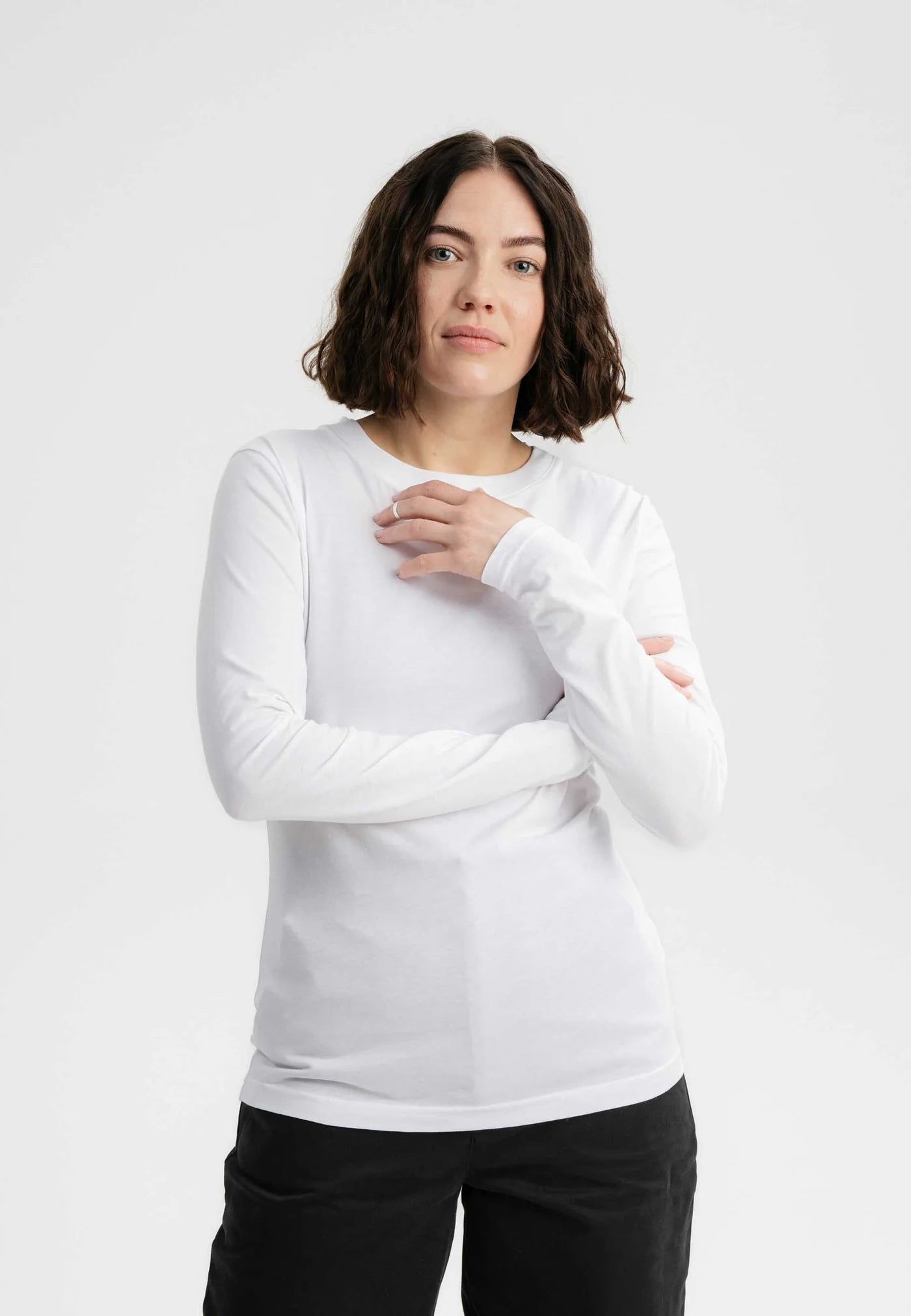 Basic Langarmshirt DHIVYA weiß