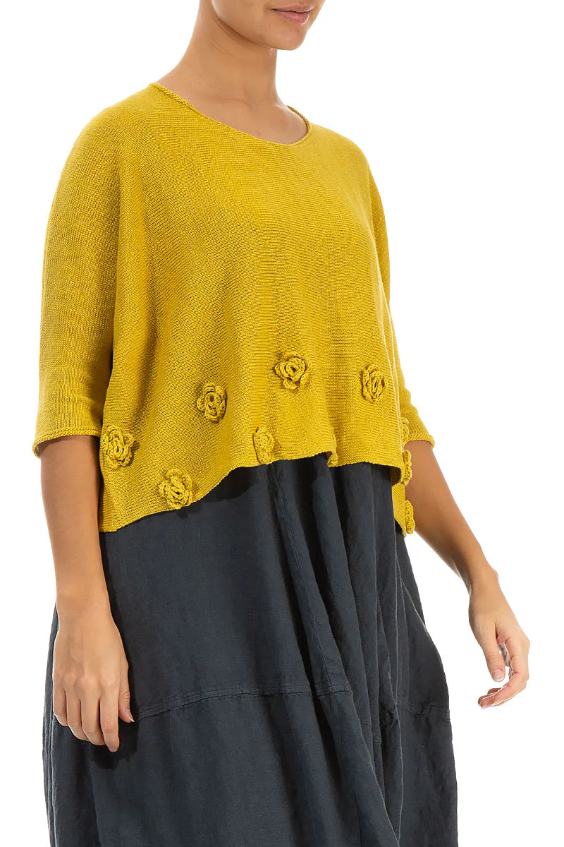 Mit Blumen verzierter Leinenpullover in Honey