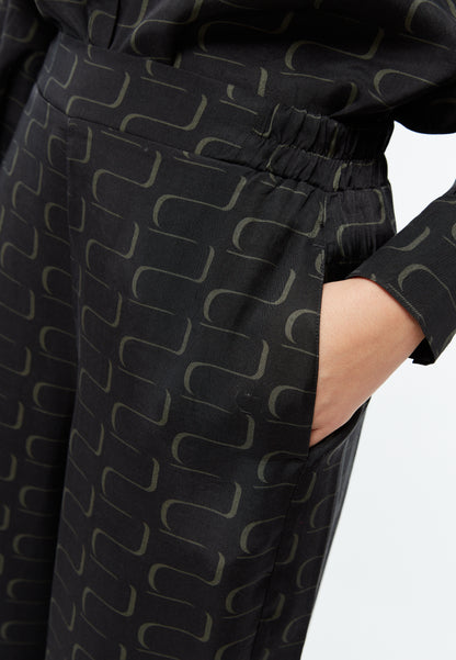 Weite Hose GBMARLA aus TENCEL™ mit Peach-Effekt - Black / Dark Khaki (Waves)