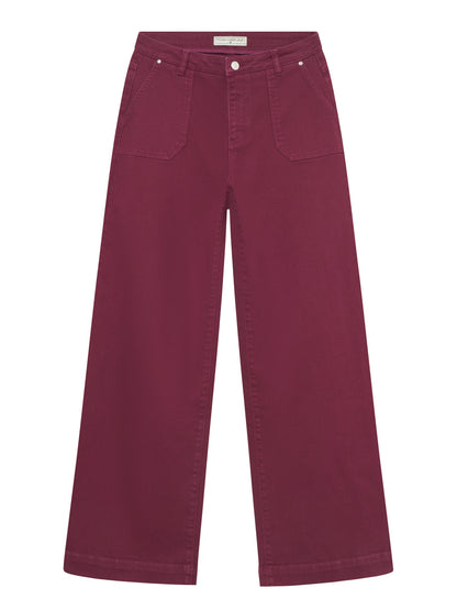 Impeccable Allure Trousers in Twany Port – Jeans Hose mit weitem Bein aus Bio-Baumwolle