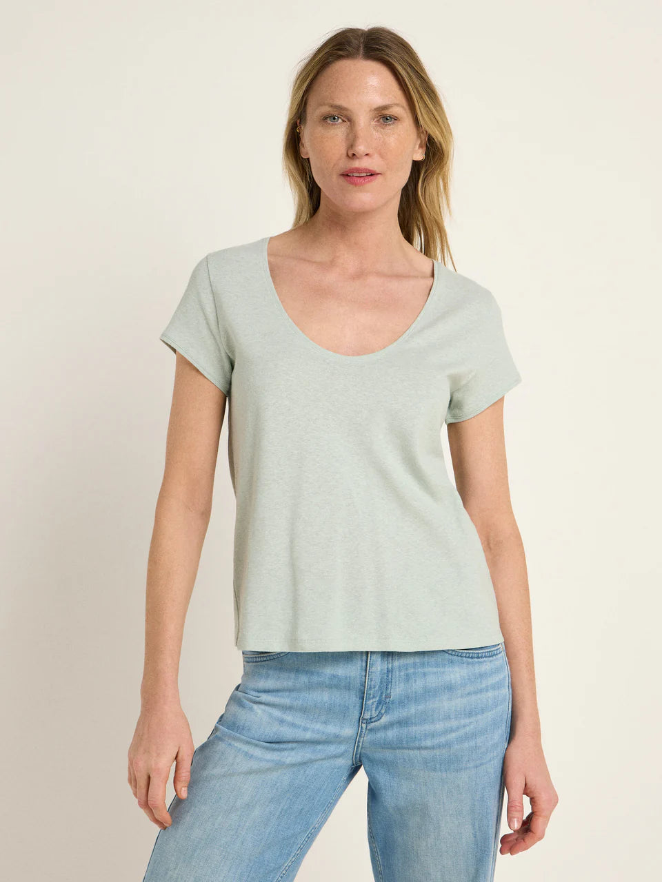 SHIRT MIT TIEFEM AUSSCHNITT OCS