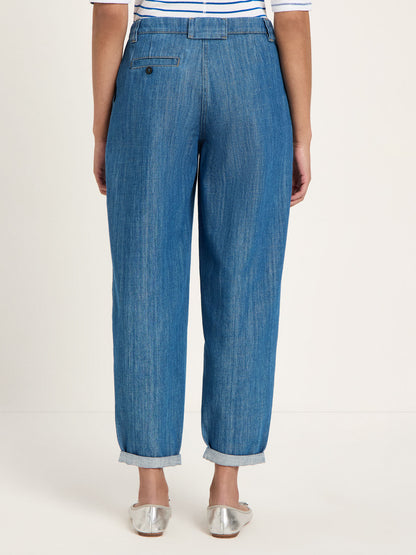 Jeans mit Bundfalte aus Bio-Baumwolle (GOTS)