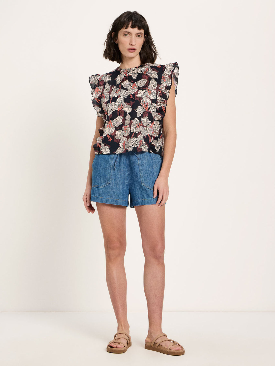 Blusenshirt mit Volant – Bloom Print Onyx