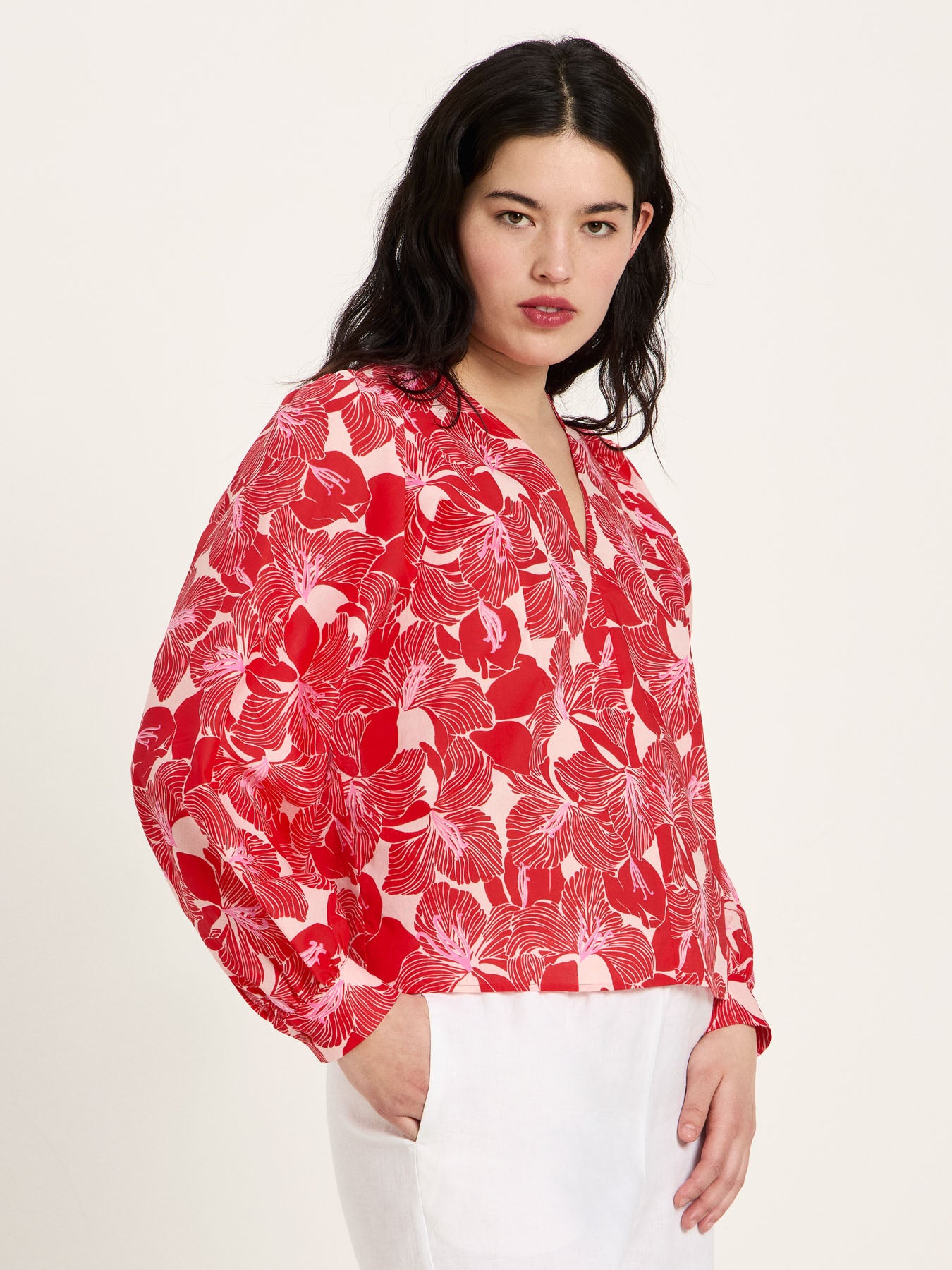 Bluse aus Bio-Baumwolle mit floralem Print – Bloom Red