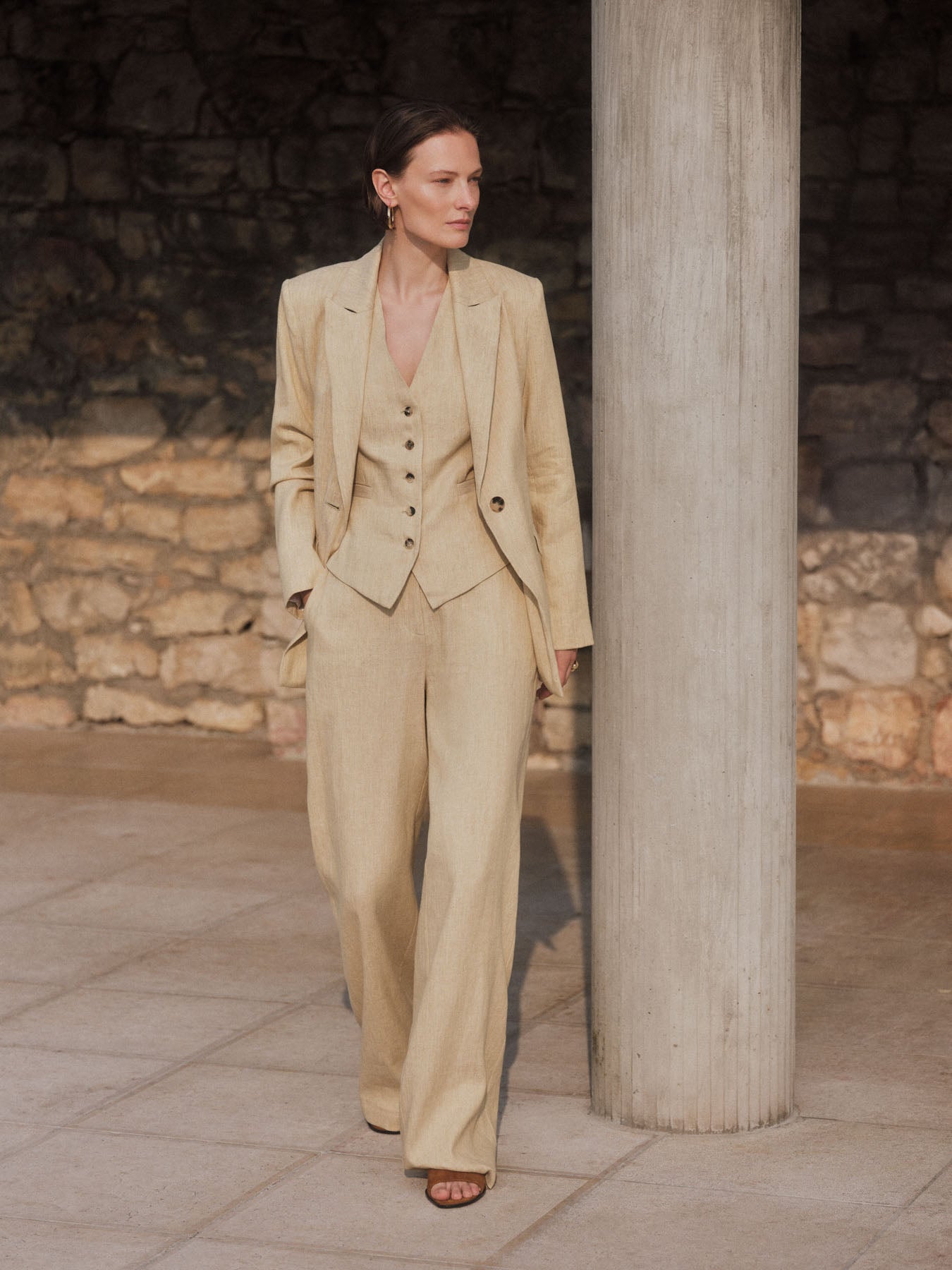 Marlenehose aus Leinen-Mix – khaki/creme